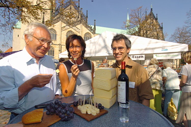 Testessen auf dem Bauernmarkt