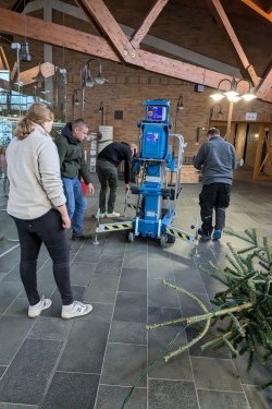 Der Weihnachtsbaum leuchtet