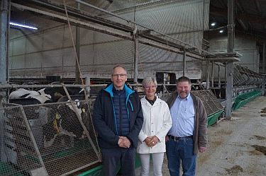 Betriebsführung mit Martin Dahlmann, Martine Hansen und Dr. Franz-Josef Stork (v.l.n.r.)
